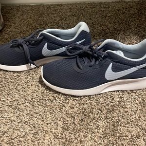 Nike Tanjun Running Shooes